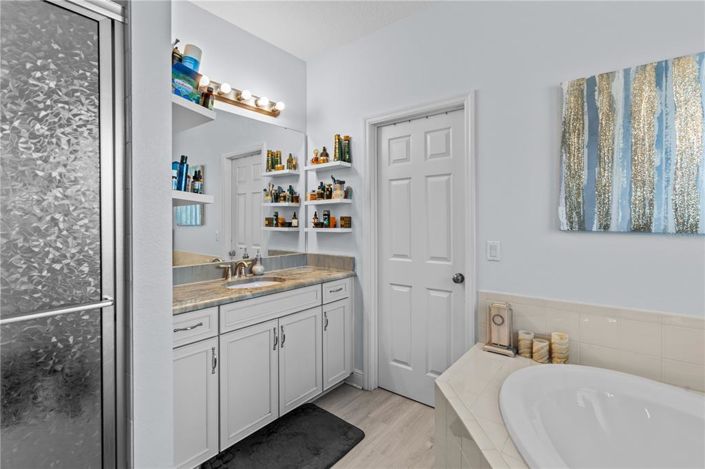 Image No.31-6 Bed House for sale