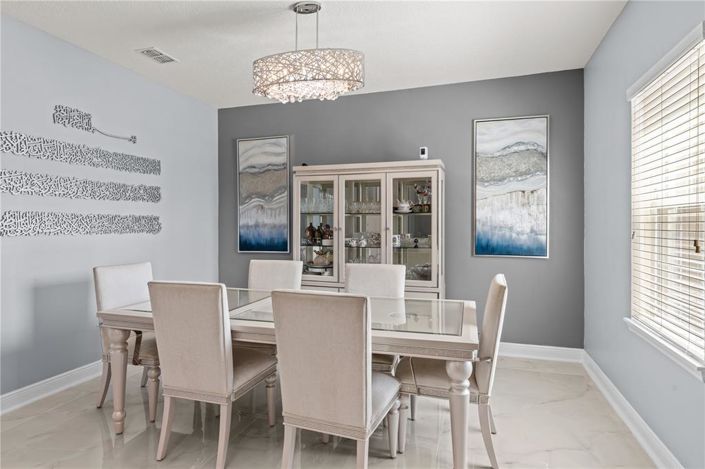 Image No.4-6 Bed House for sale