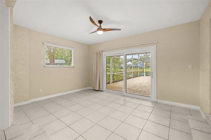 Image No.20-4 Bed House for sale