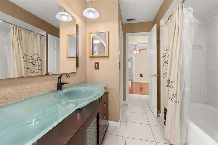 Image No.30-4 Bed House for sale