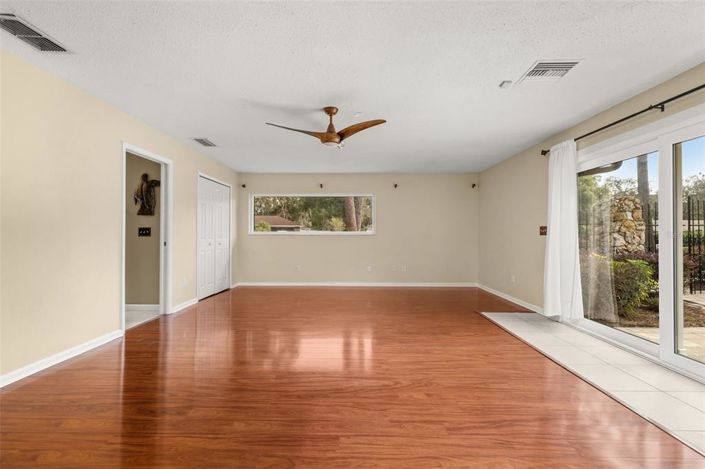 Image No.40-4 Bed House for sale