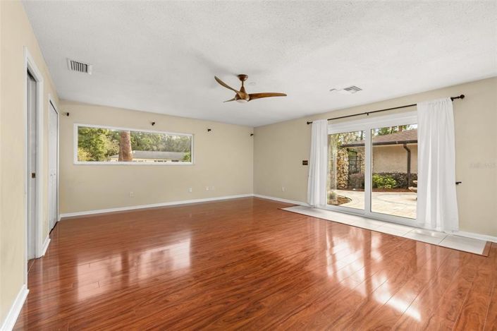 Image No.41-4 Bed House for sale