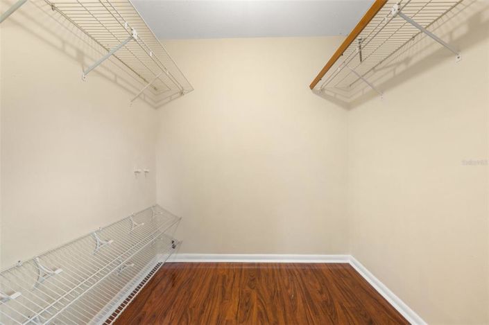 Image No.45-4 Bed House for sale