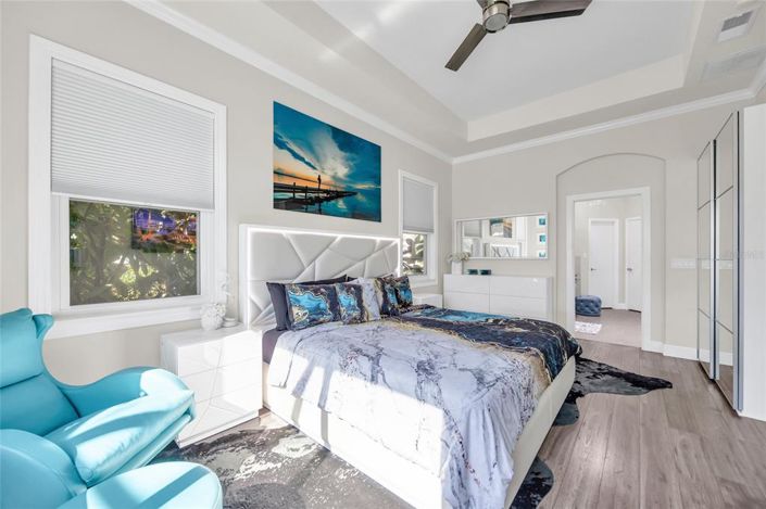 Image No.17-3 Bed House for sale