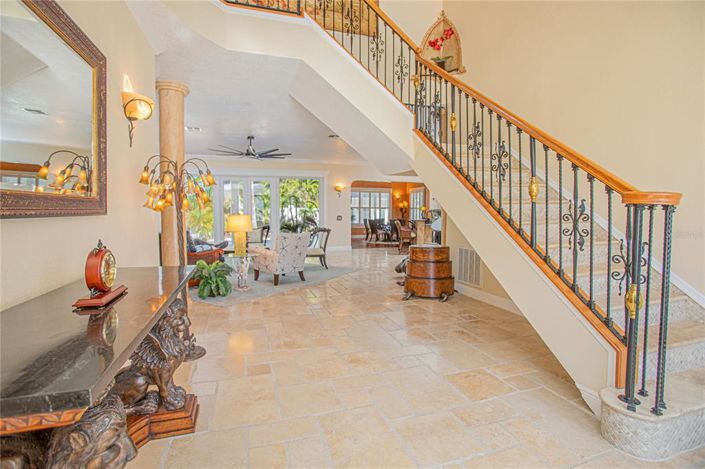 Image No.12-5 Bed House for sale