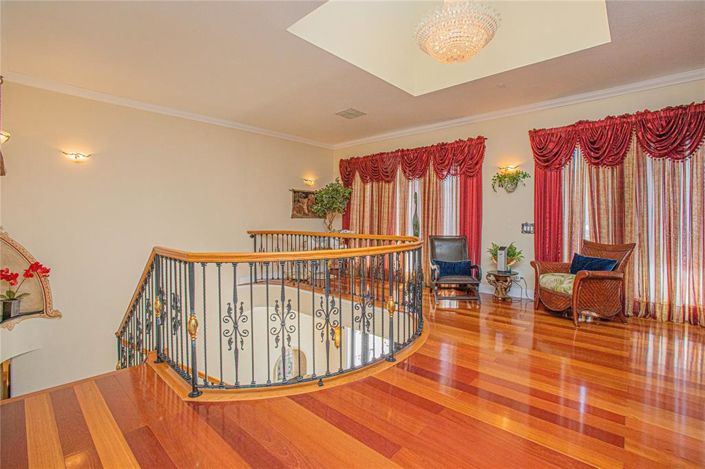 Image No.20-5 Bed House for sale