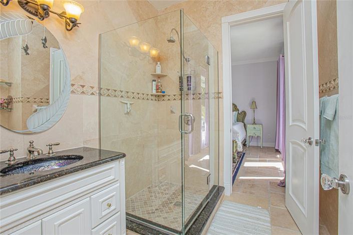 Image No.26-5 Bed House for sale