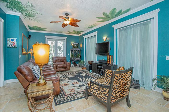 Image No.30-5 Bed House for sale