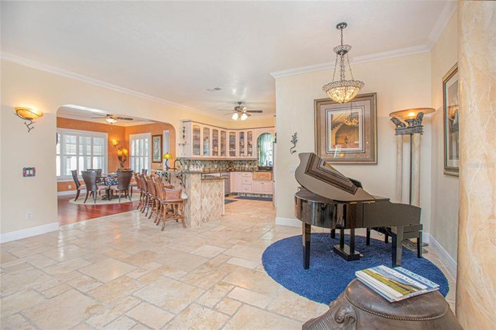 Image No.32-5 Bed House for sale