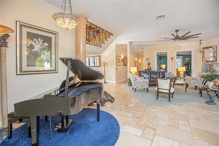 Image No.35-5 Bed House for sale