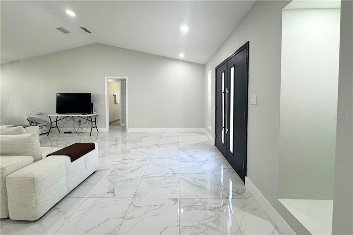 Image No.10-4 Bed House for sale