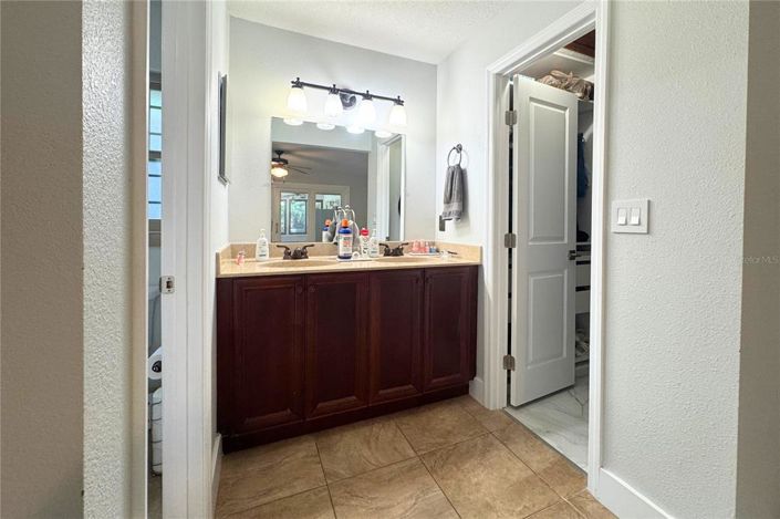 Image No.19-4 Bed House for sale