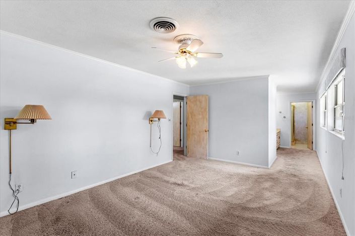 Image No.21-5 Bed House for sale