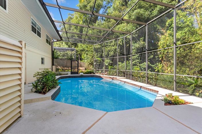 Image No.43-5 Bed House for sale