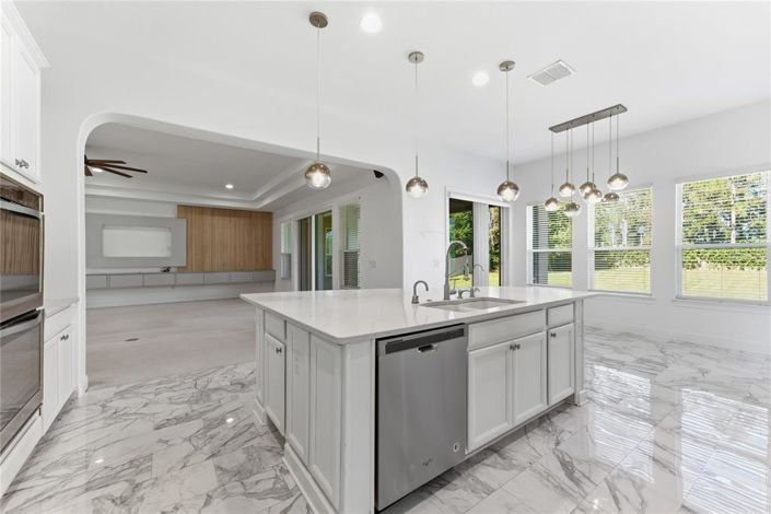 Image No.12-4 Bed House for sale