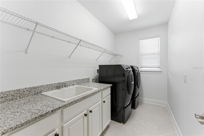 Image No.17-4 Bed House for sale