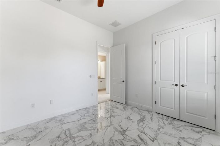 Image No.30-4 Bed House for sale