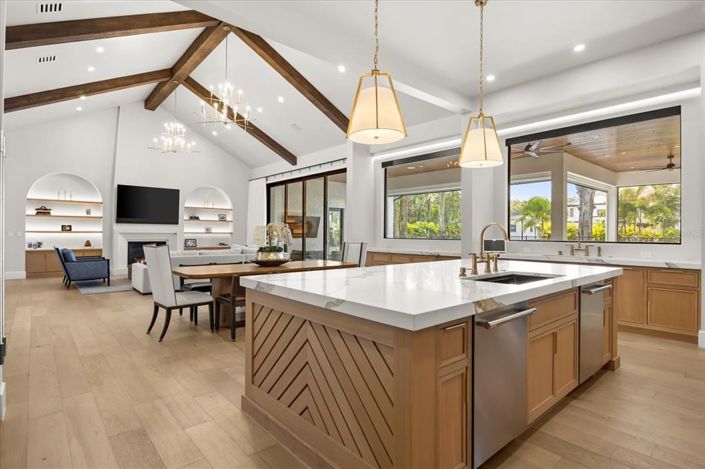 Image No.11-5 Bed House for sale