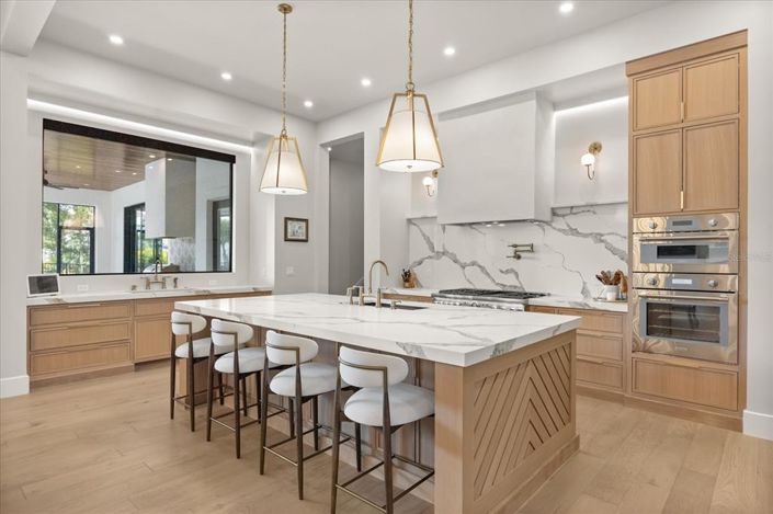 Image No.12-5 Bed House for sale