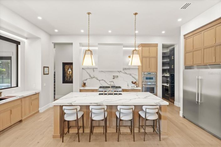 Image No.13-5 Bed House for sale