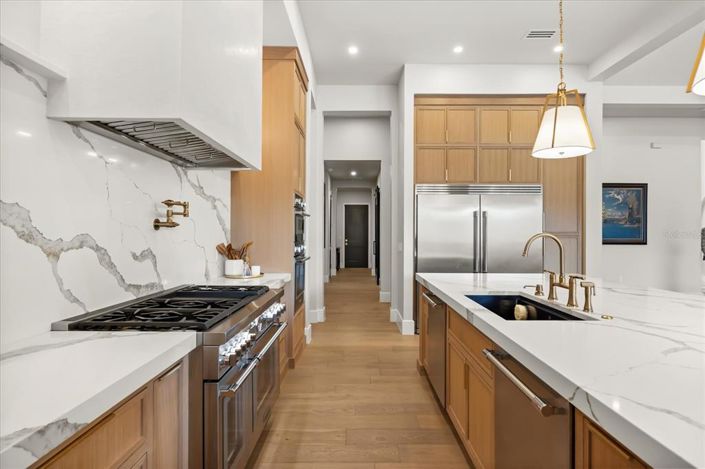 Image No.15-5 Bed House for sale