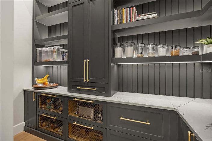 Image No.18-5 Bed House for sale