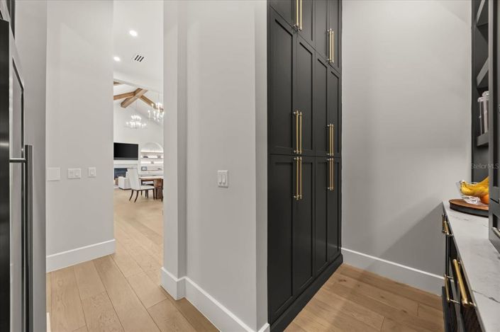 Image No.20-5 Bed House for sale