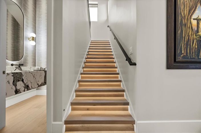 Image No.32-5 Bed House for sale