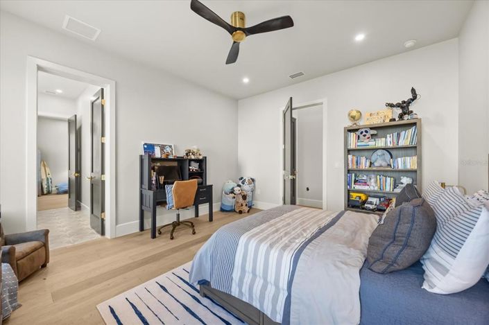 Image No.48-5 Bed House for sale