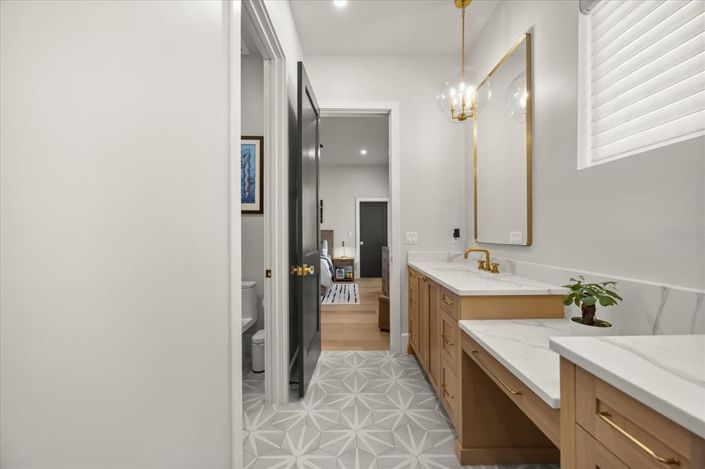 Image No.50-5 Bed House for sale