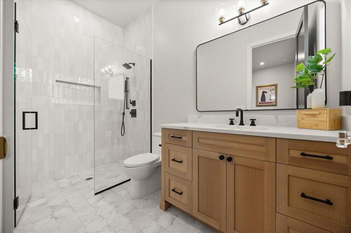 Image No.56-5 Bed House for sale