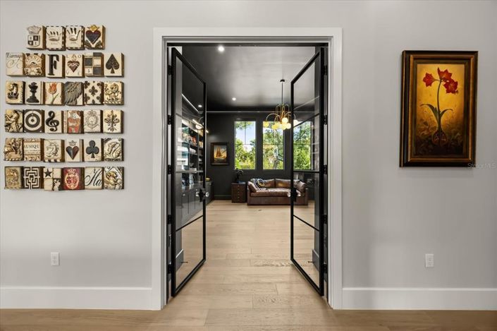 Image No.60-5 Bed House for sale