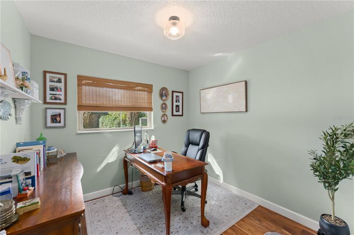 Image No.16-4 Bed House for sale