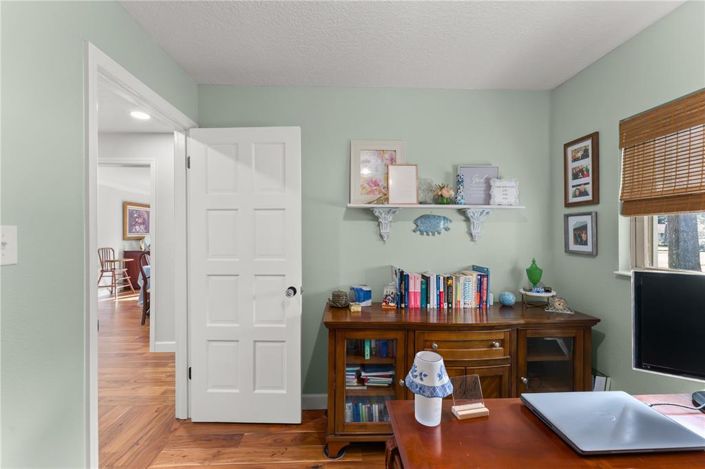 Image No.17-4 Bed House for sale