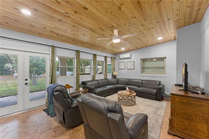 Image No.22-4 Bed House for sale