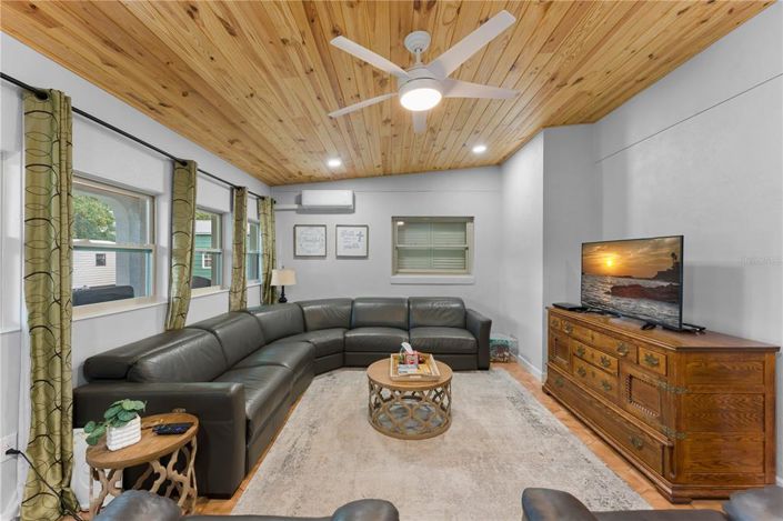 Image No.23-4 Bed House for sale