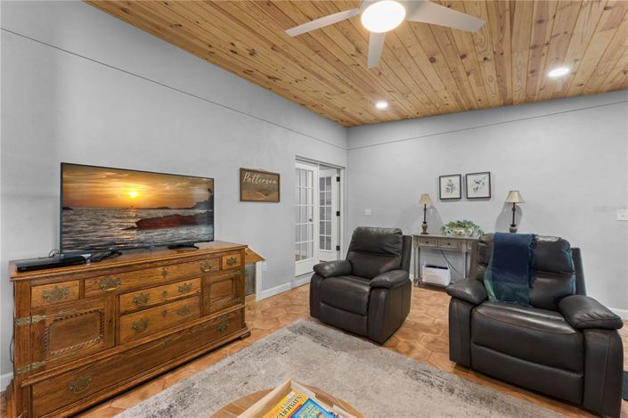 Image No.24-4 Bed House for sale