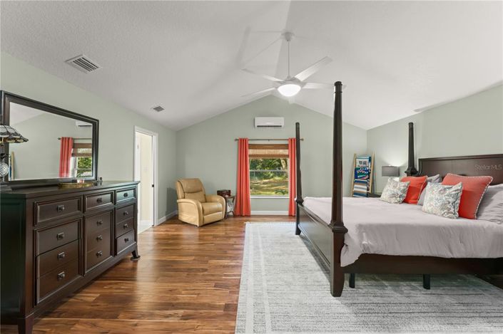 Image No.26-4 Bed House for sale