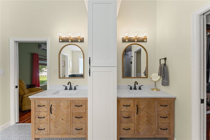 Image No.32-4 Bed House for sale