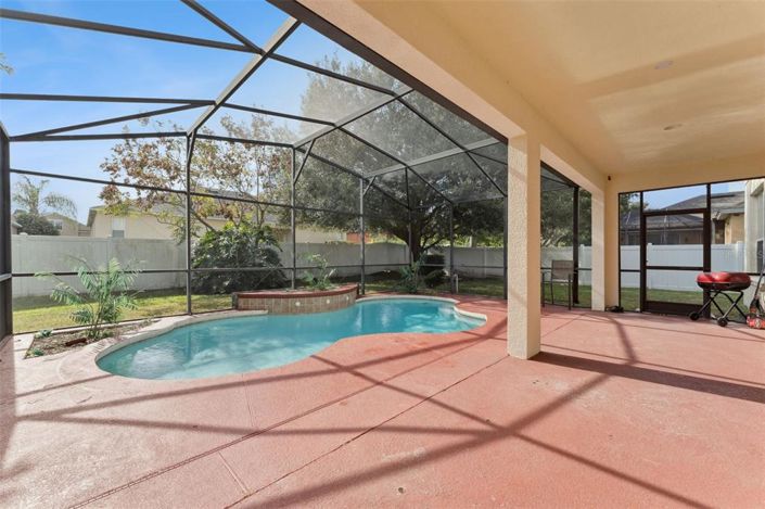 Image No.31-6 Bed House for sale