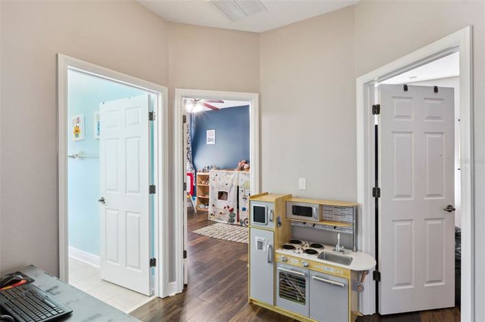 Image No.26-4 Bed House for sale