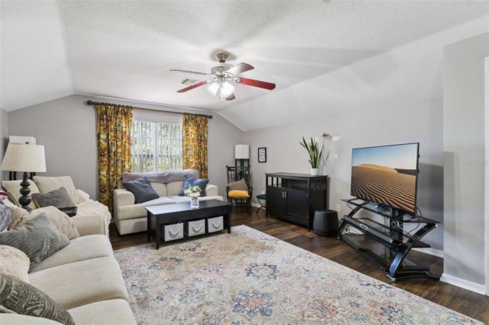 Image No.32-4 Bed House for sale