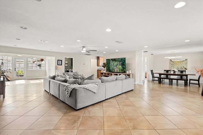 Image No.3-Maison de 4 chambres à vendre à Saint John