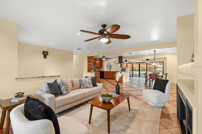 Image No.10-3 Bed House for sale