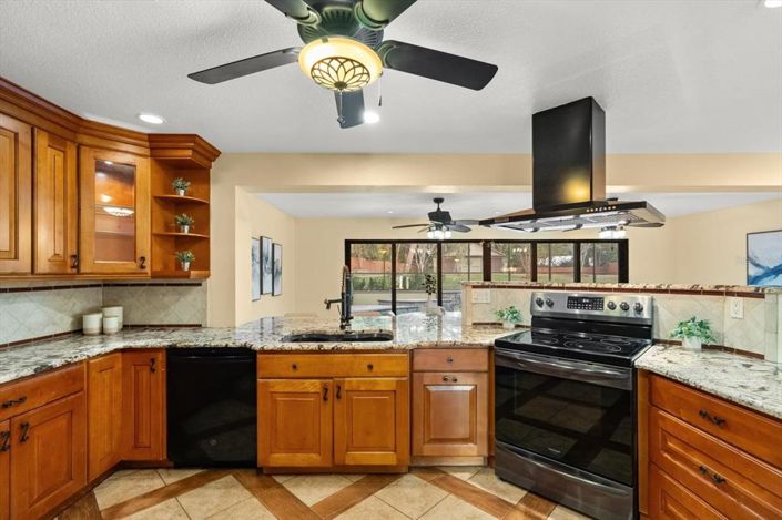 Image No.13-3 Bed House for sale