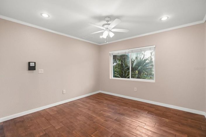 Image No.27-3 Bed House for sale