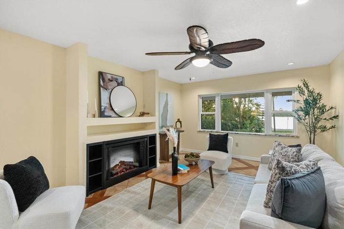 Image No.9-3 Bed House for sale