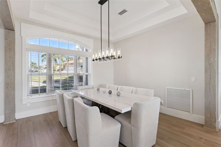 Image No.5-5 Bed House for sale