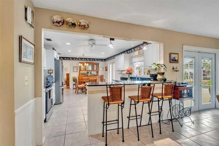 Image No.10-3 Bed House for sale