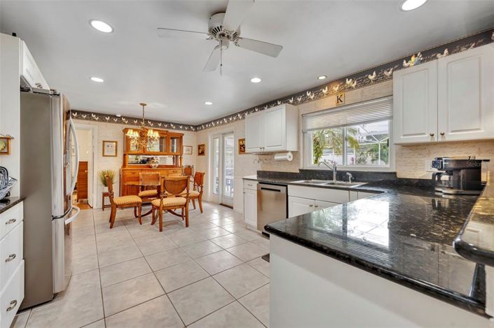 Image No.11-3 Bed House for sale